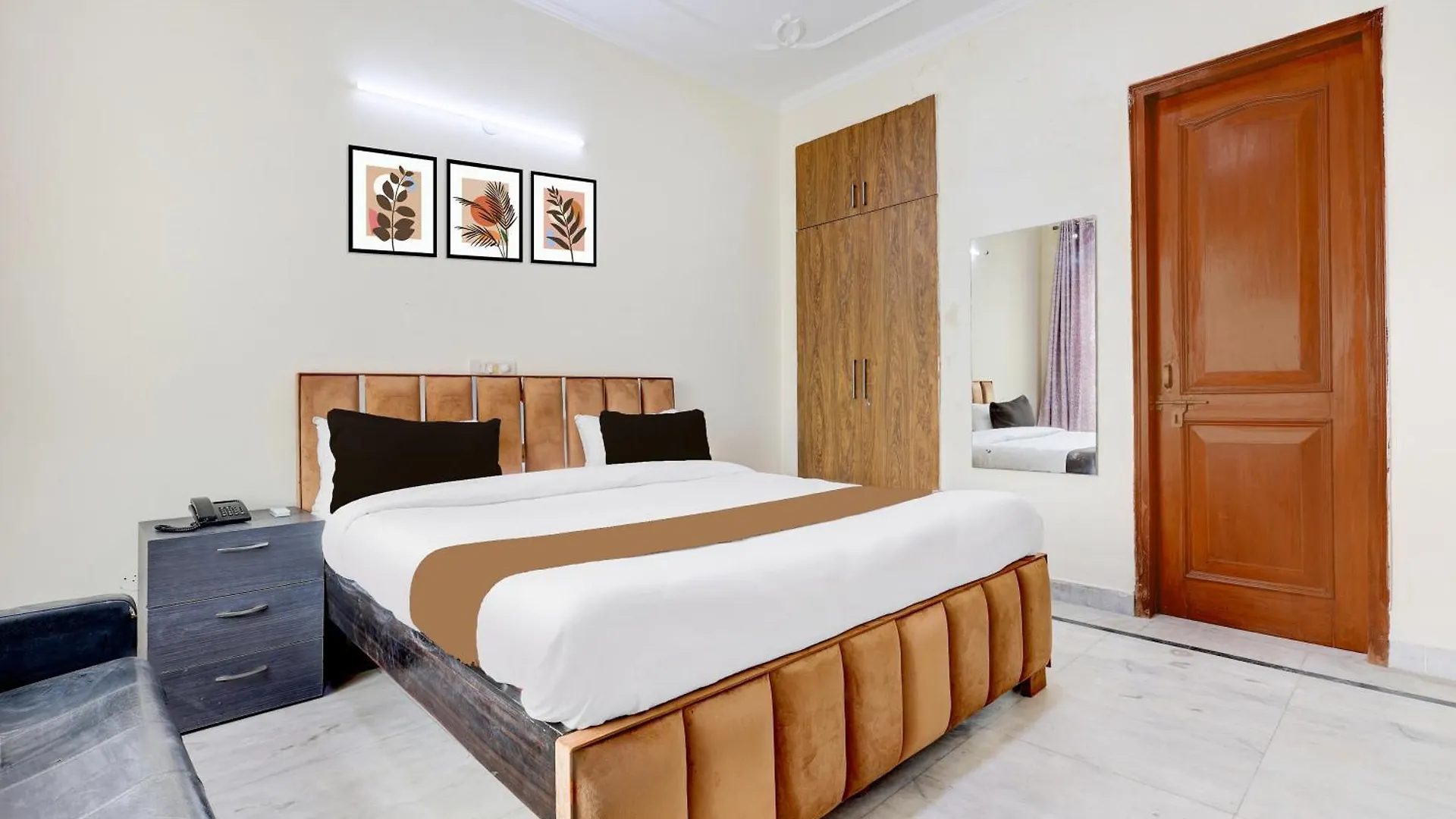 Διαμέρισμα Tulip Stay - 3Bhk Golf Course Road, Near Hong Kong Market & Metro Mall Γκουργκάον