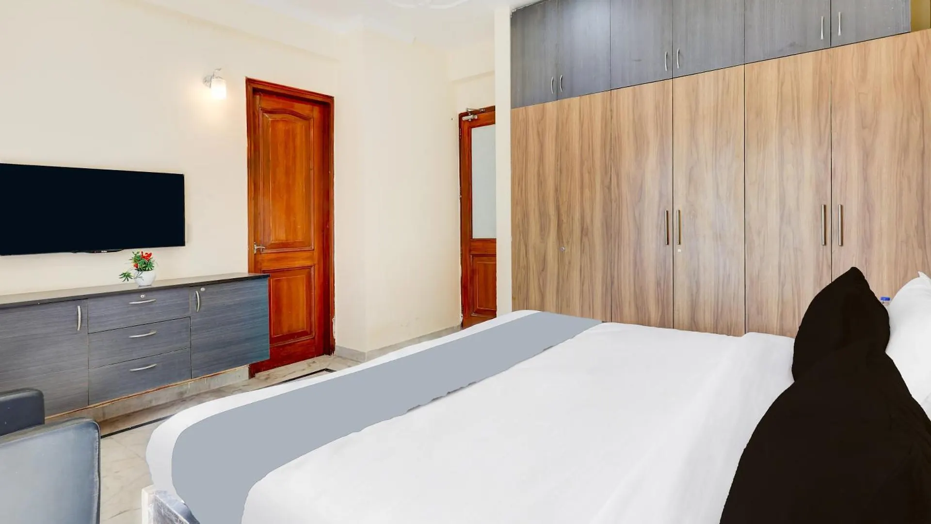Tulip Stay - 3Bhk Golf Course Road, Near Hong Kong Market & Metro Mall Γκουργκάον Διαμέρισμα